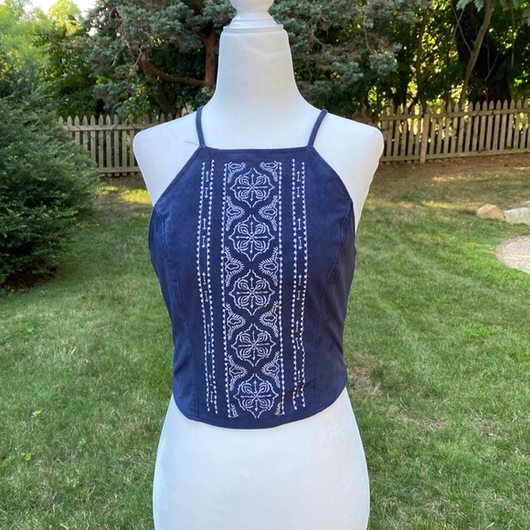 Abercrombie top - Picture 1 of 4